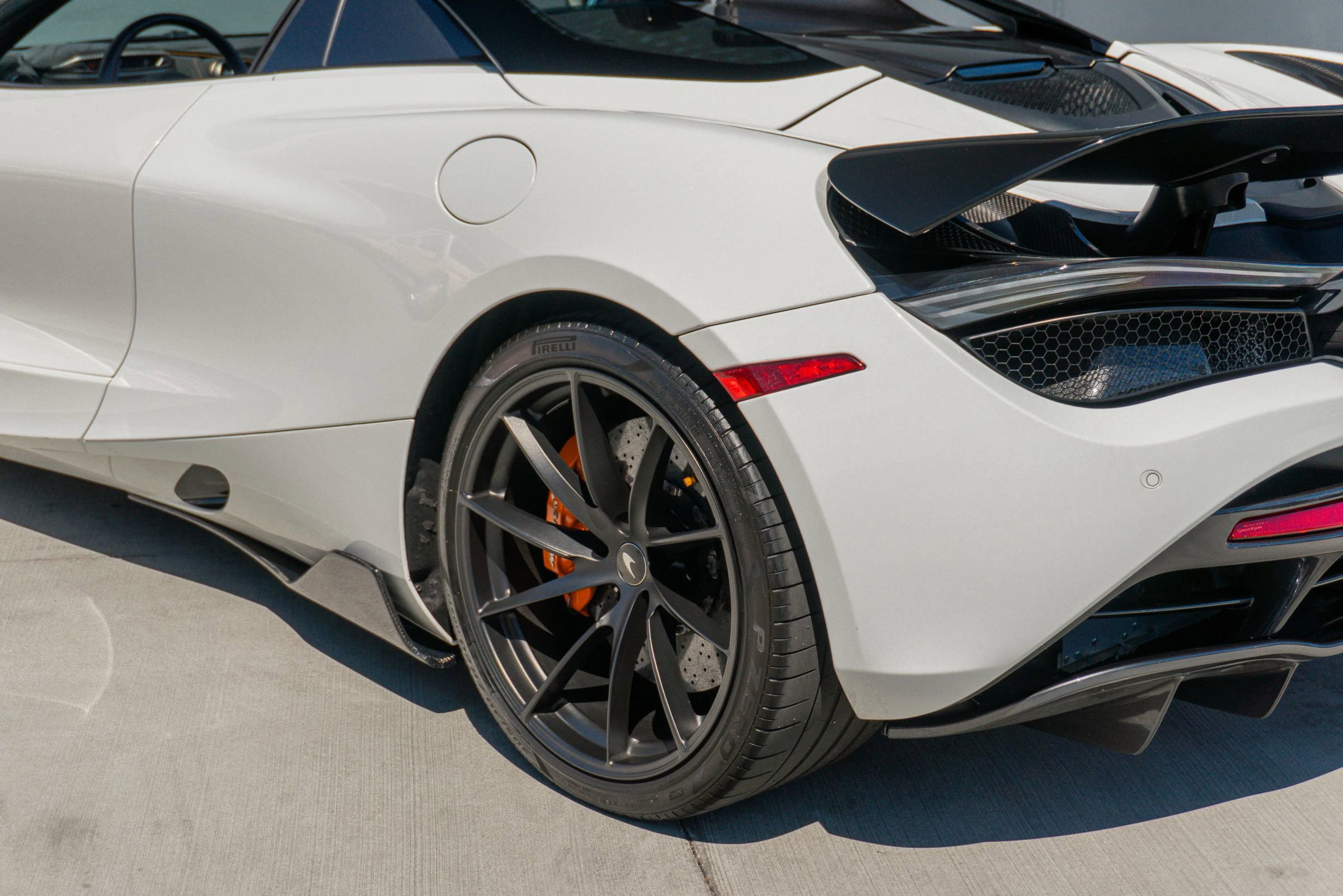 Used 2021 McLaren 720S Spider image 44