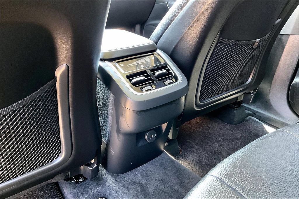 Certified 2024 Volvo XC90 B6 Plus w/ Protection Package Premier AWD/4WD image 31