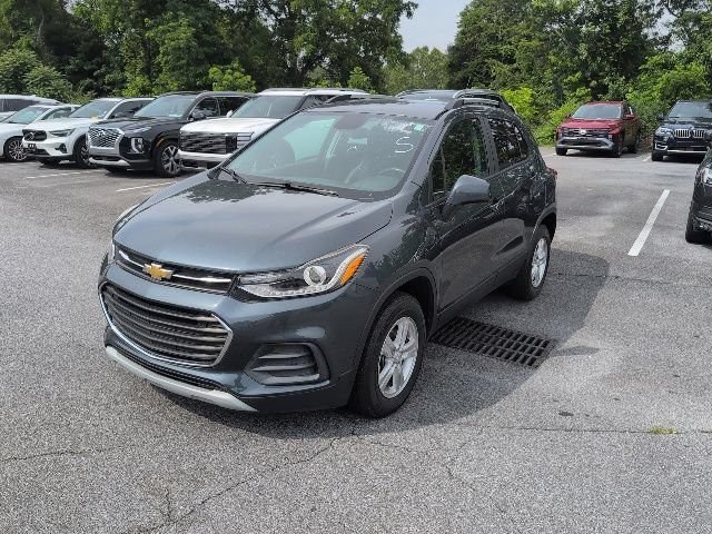 Used 2022 Chevrolet Trax LT w/ Driver Confidence Package AWD/4WD image 3
