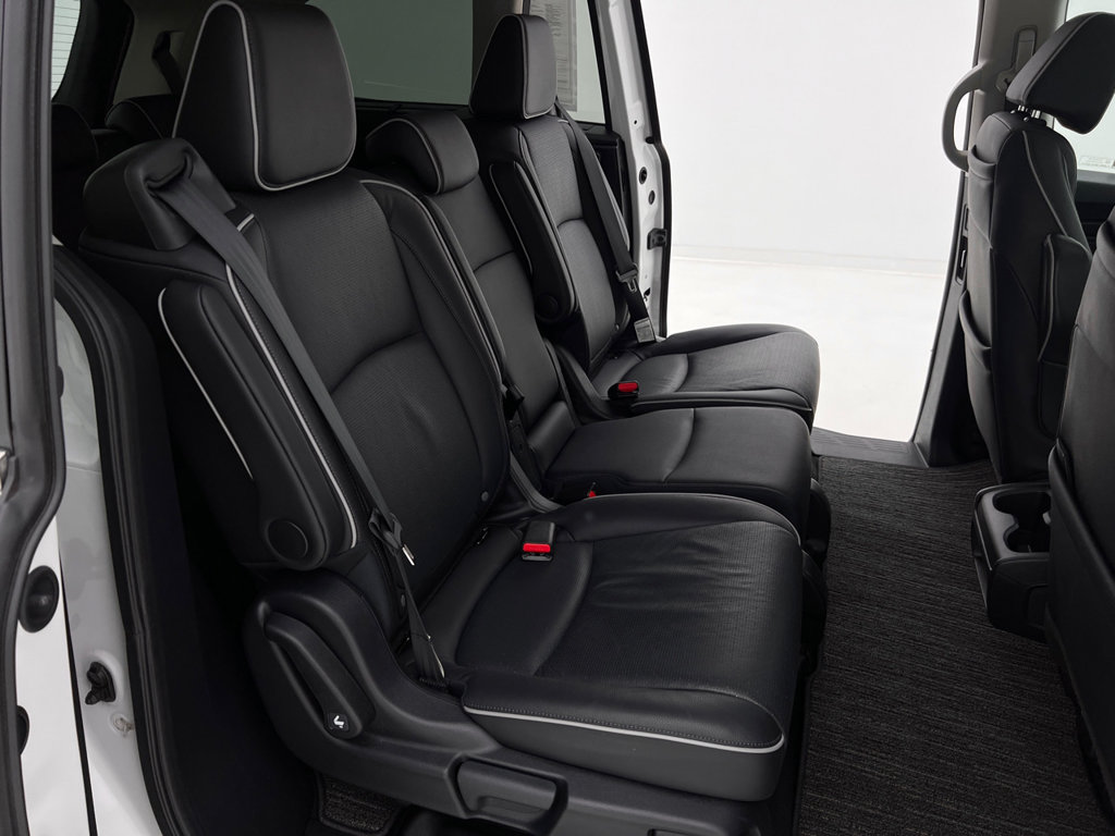 Used 2025 Honda Odyssey Elite image 17