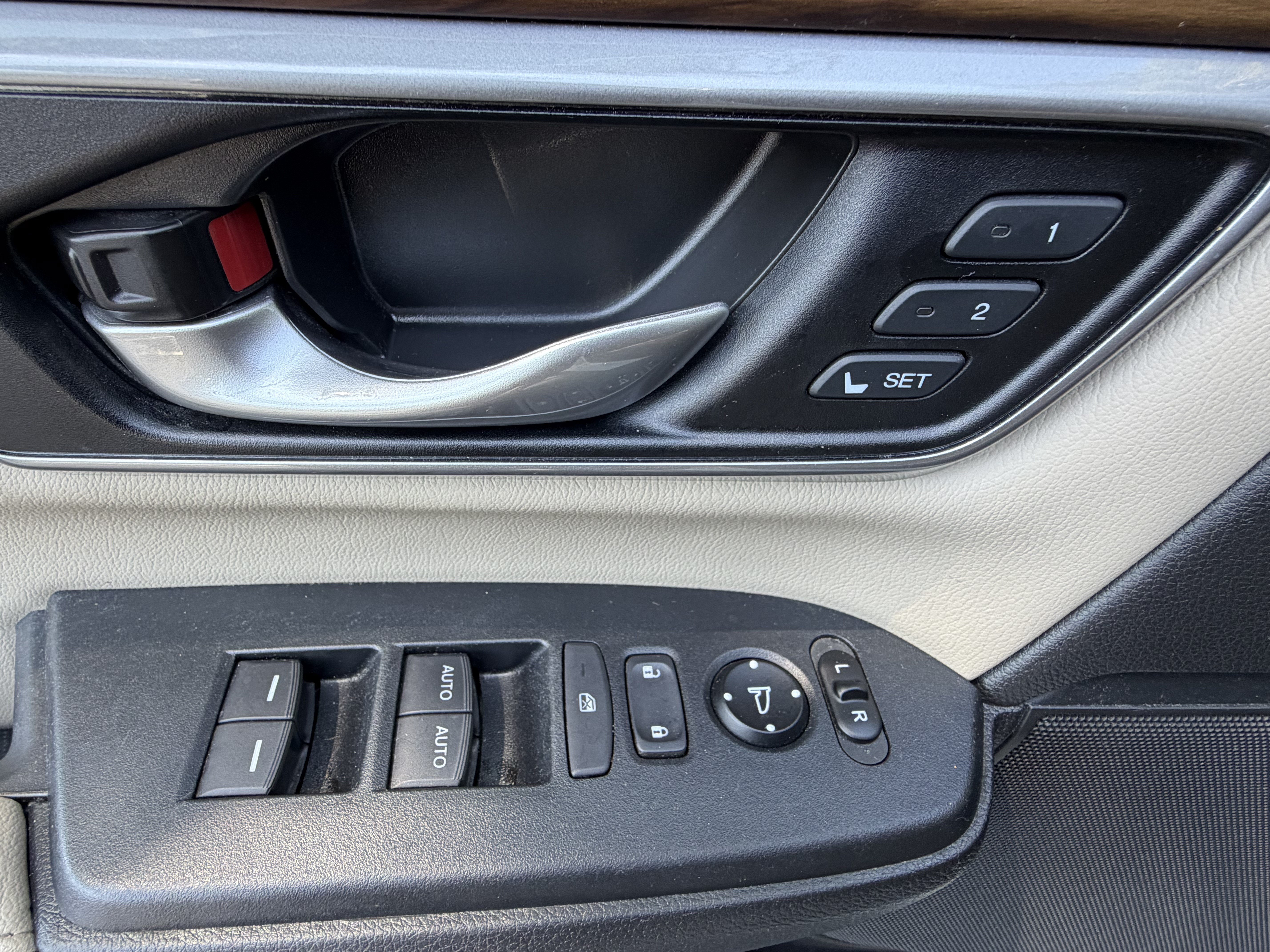 Used 2017 Honda CR-V EX-L image 14