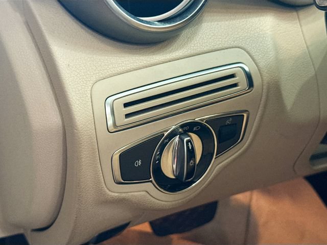 Used 2015 Mercedes-Benz C 300 4MATIC Sedan image 11