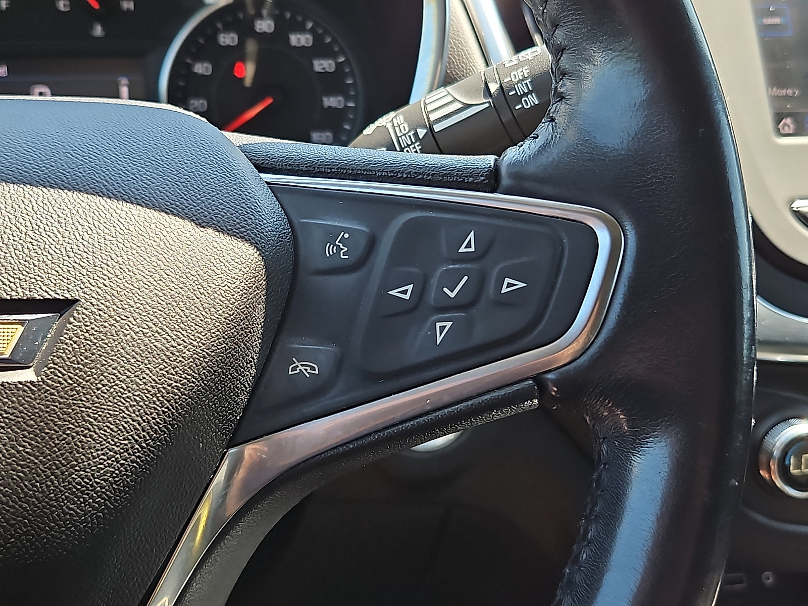 Used 2020 Chevrolet Equinox LT AWD/4WD image 22