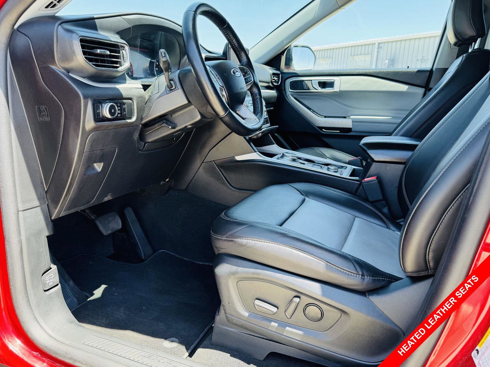 Used 2023 Ford Explorer XLT w/ Equipment Group 202A AWD/4WD image 3