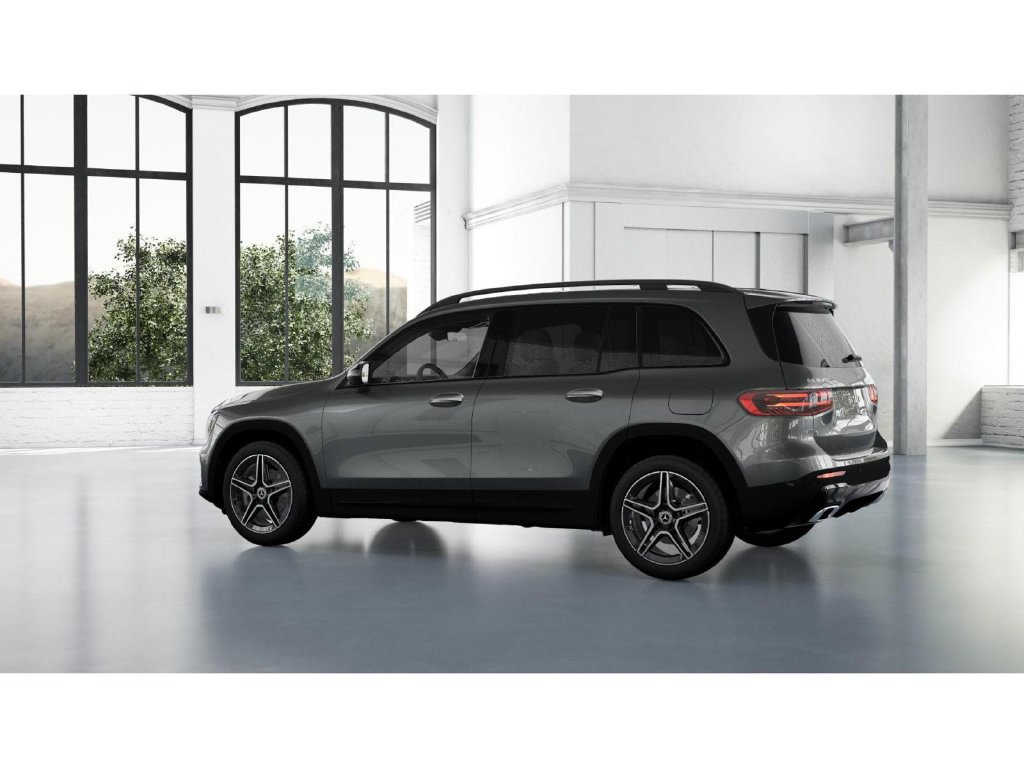Used 2026 Mercedes-Benz GLB 250 4MATIC image 31