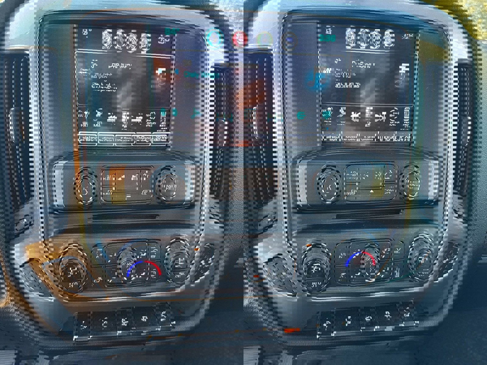 Used 2018 Chevrolet Silverado 1500 LT w/ All Star Edition image 29