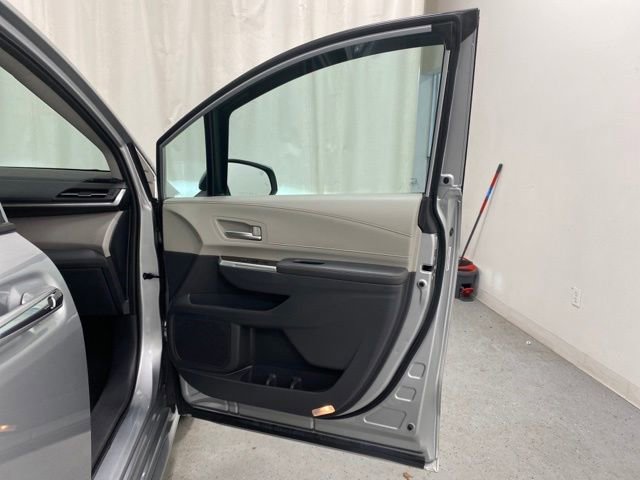 Certified 2022 Toyota Sienna XLE image 33