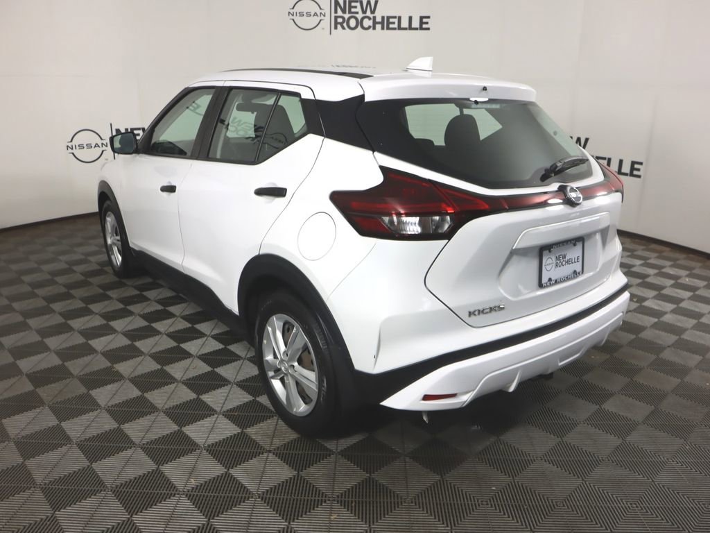 Used 2021 Nissan Kicks S image 7