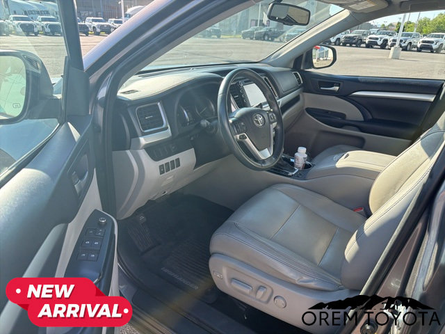Used 2016 Toyota Highlander XLE AWD/4WD image 10