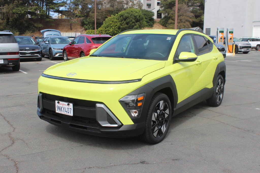 Used 2024 Hyundai Kona SEL FWD image 3