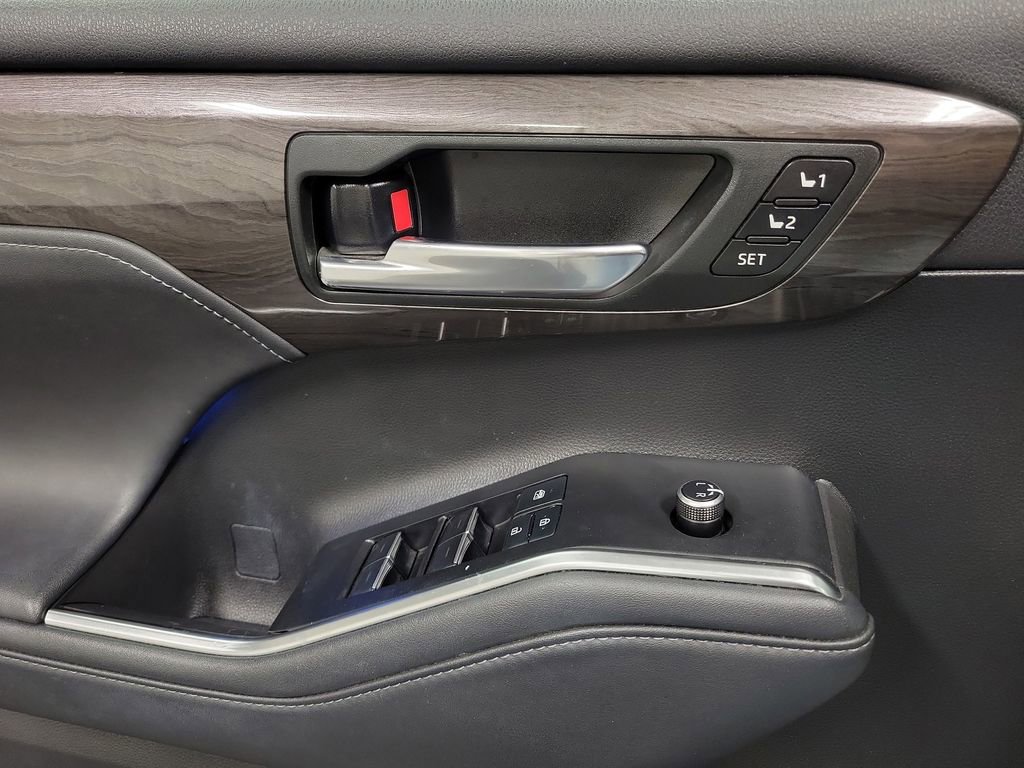 Used 2022 Toyota Highlander Platinum image 20