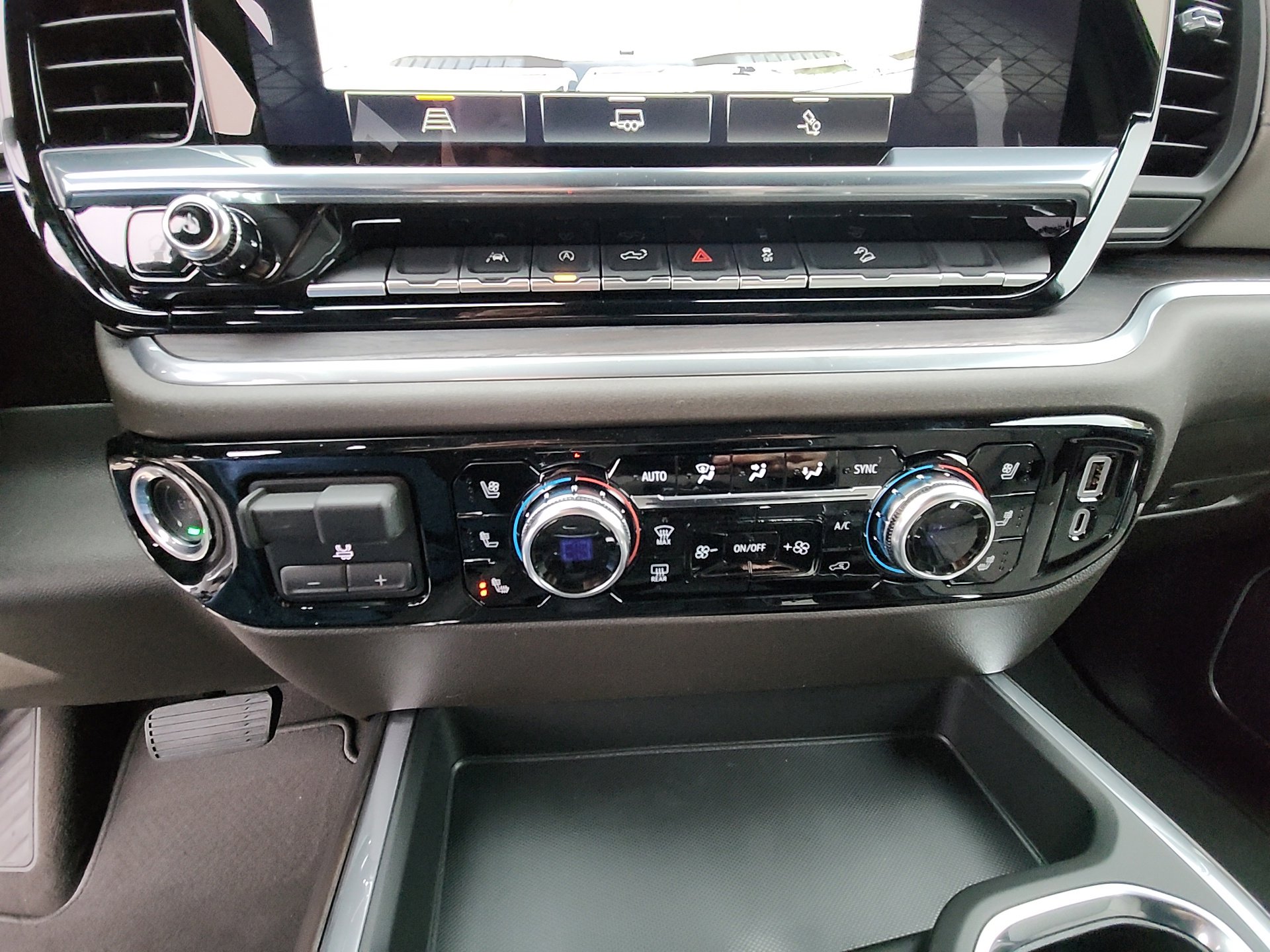 New 2026 GMC Sierra 1500 SLT w/ SLT Premium Package image 25