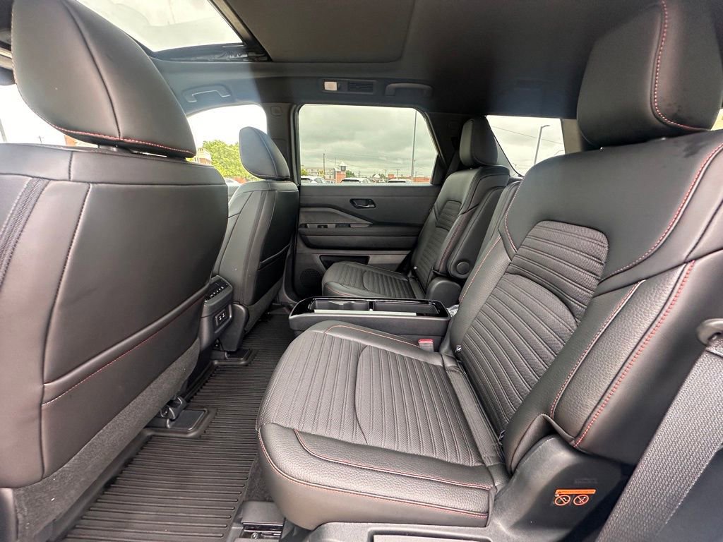 New 2026 Nissan Pathfinder Rock Creek w/ Rock Creek Premium Package AWD/4WD image 14