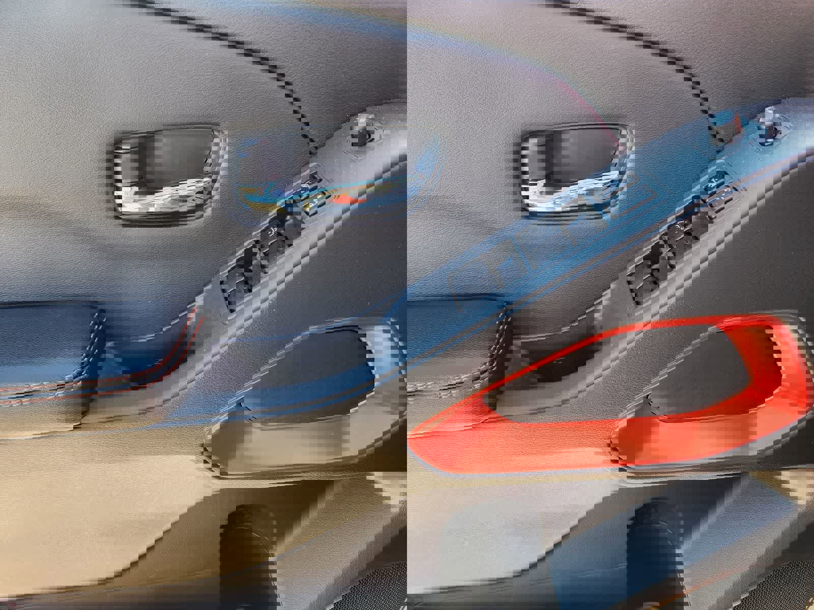 Used 2025 Nissan Frontier PRO-4X image 14