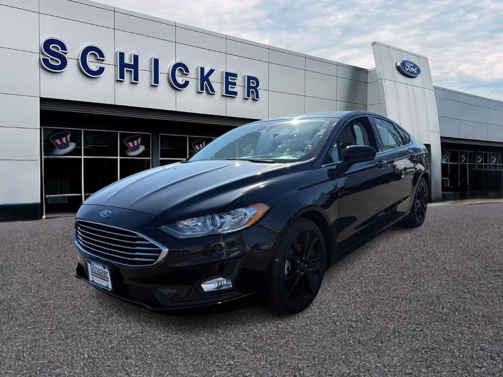 Used 2019 Ford Fusion SE w/ Equipment Group 151A image 4