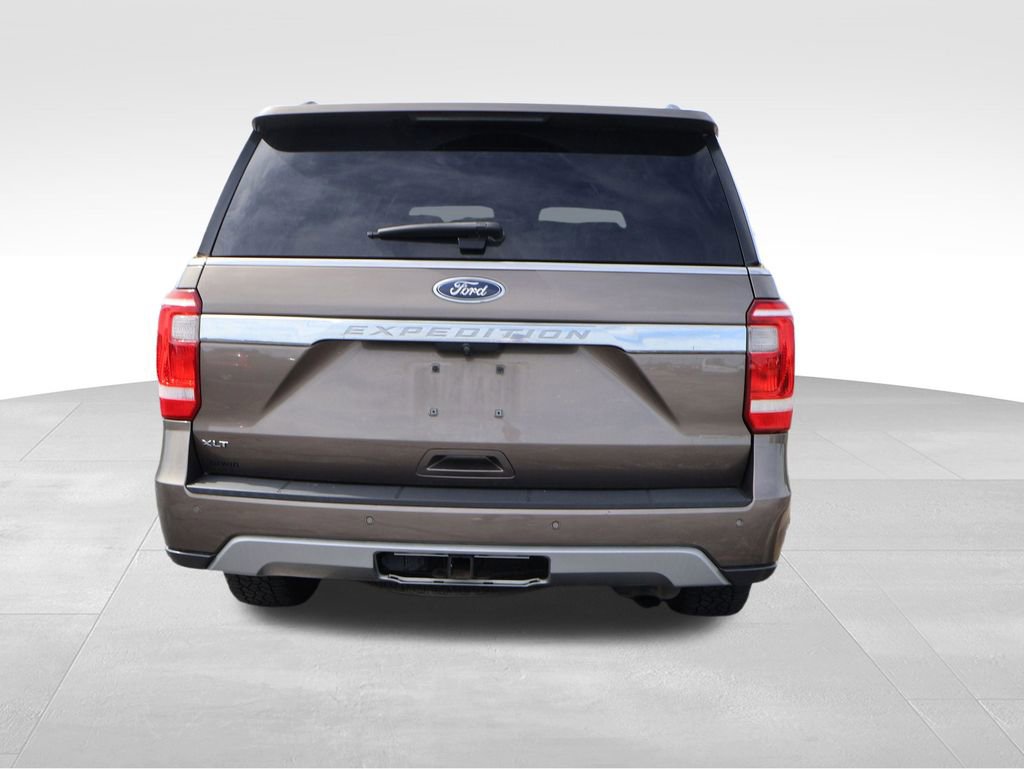 Used 2019 Ford Expedition XLT w/ Equipment Group 202A AWD/4WD image 15