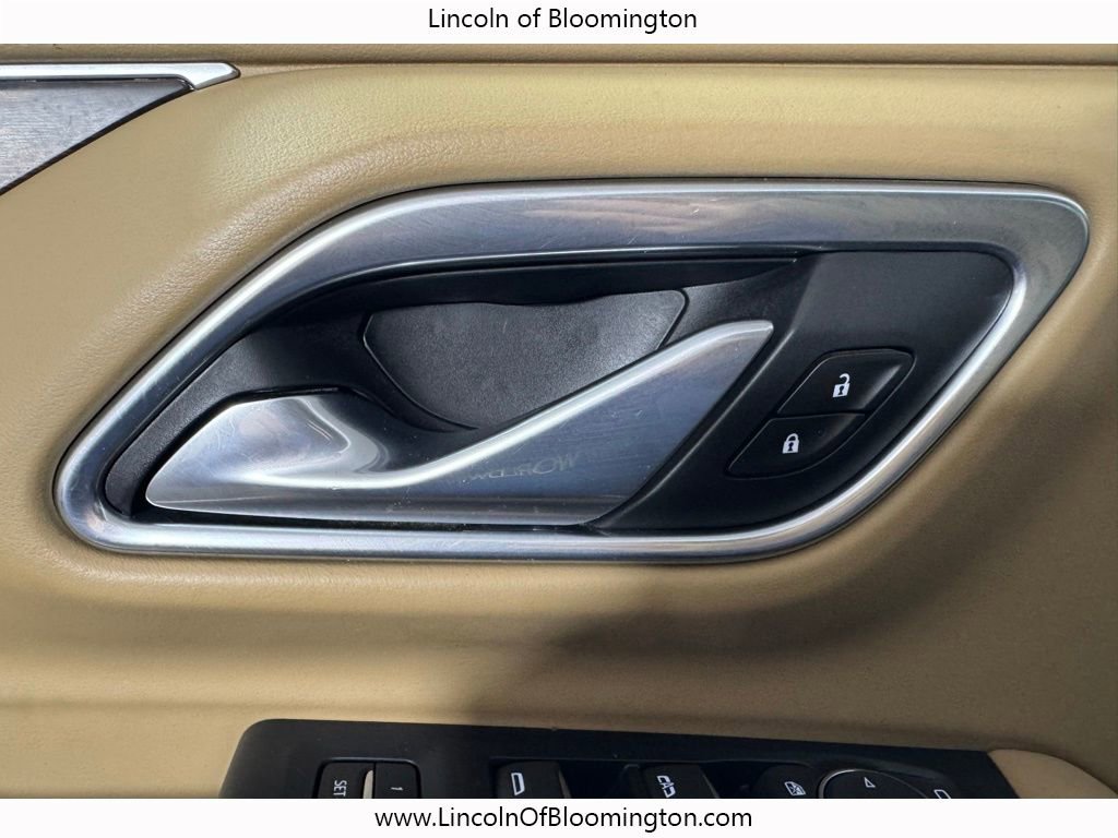 Used 2021 Chevrolet Suburban Premier w/ Premium Package image 40