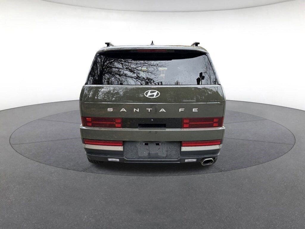 Used 2024 Hyundai Santa Fe Limited image 4
