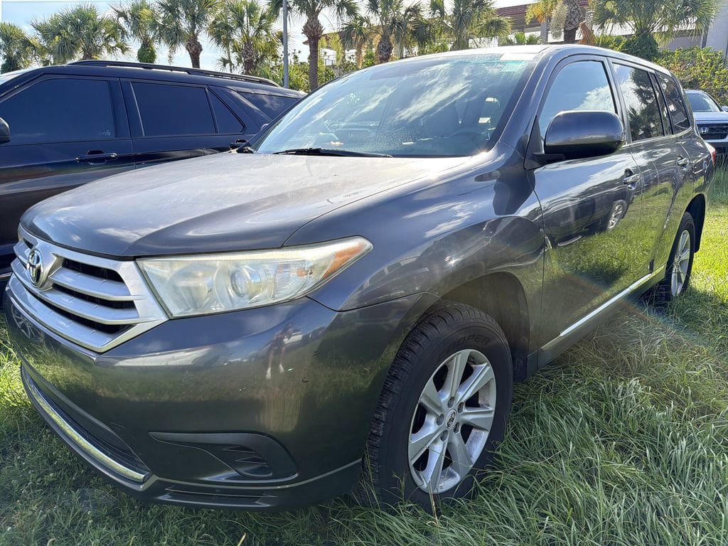 Used 2013 Toyota Highlander FWD image 3