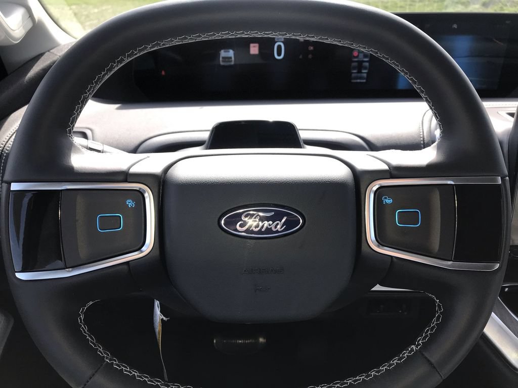 New 2026 Ford Expedition Platinum w/ Platinum Ultimate Package AWD/4WD image 14