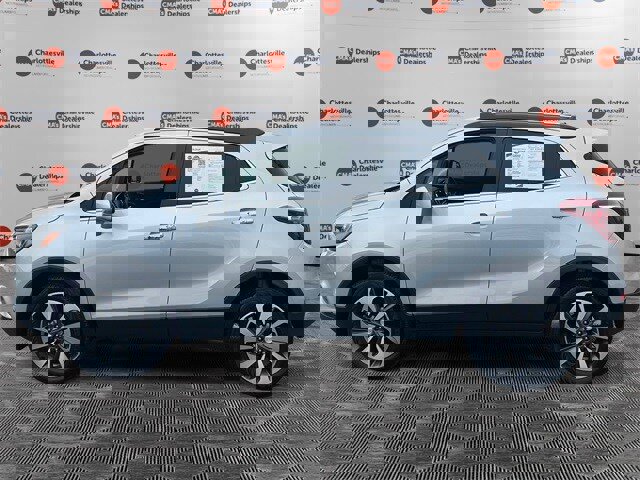 Used 2022 Buick Encore Preferred image 2