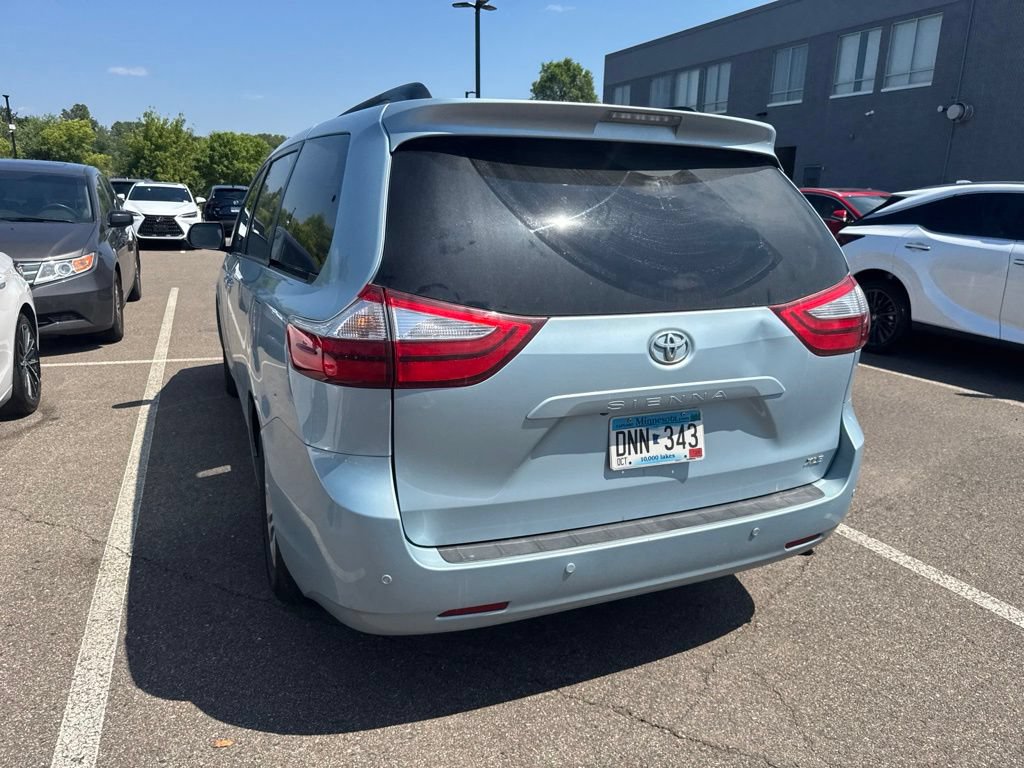 Used 2015 Toyota Sienna XLE Premium FWD image 12