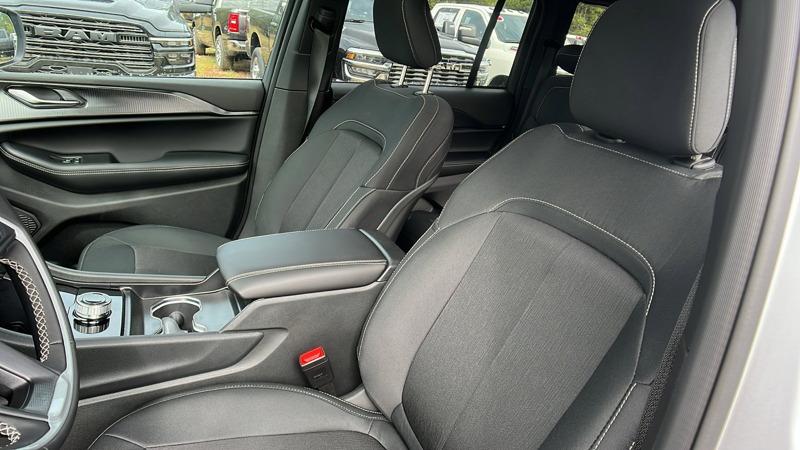 New 2025 Jeep Grand Cherokee Laredo X image 18