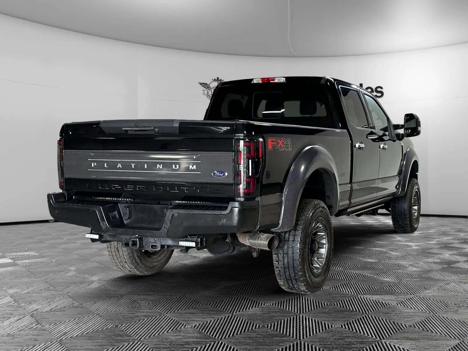 Used 2019 Ford F350 Platinum w/ Platinum Ultimate Package image 9