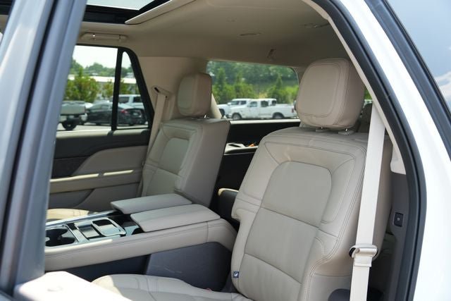 Used 2024 Lincoln Navigator Reserve AWD/4WD image 19