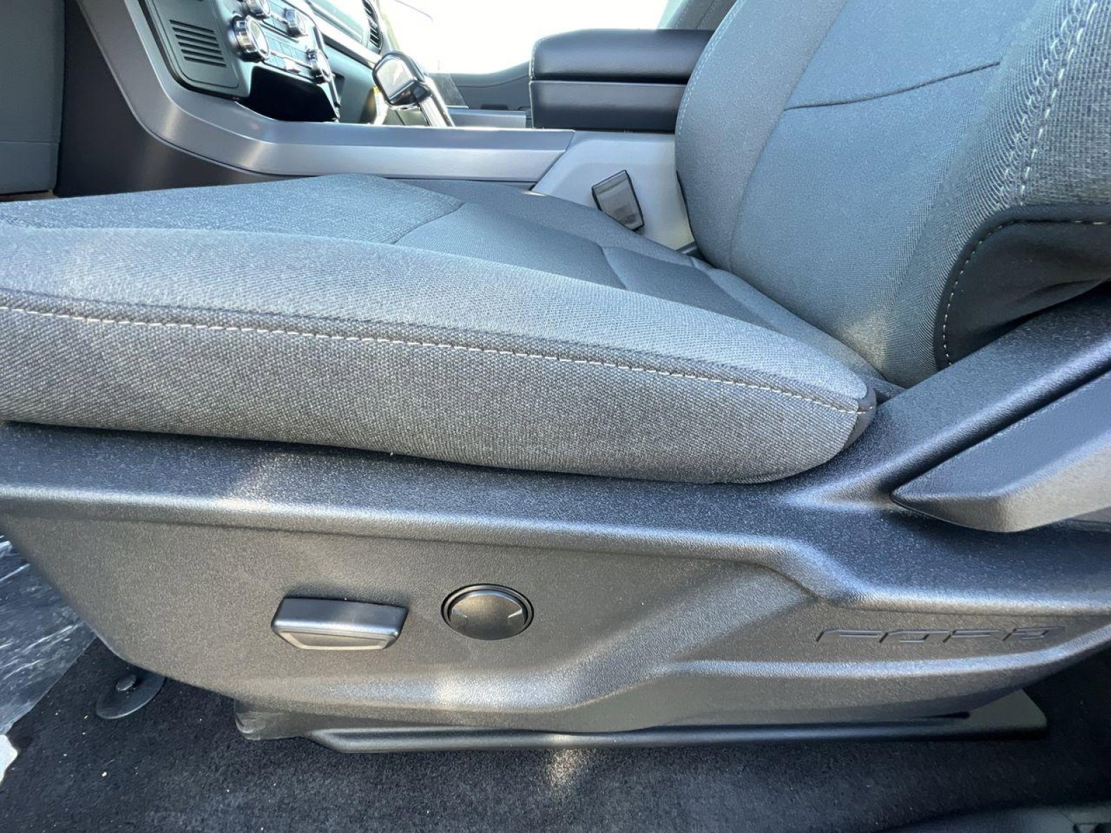 New 2024 Ford F150 Lightning XLT w/ Max Trailer Tow Package image 14