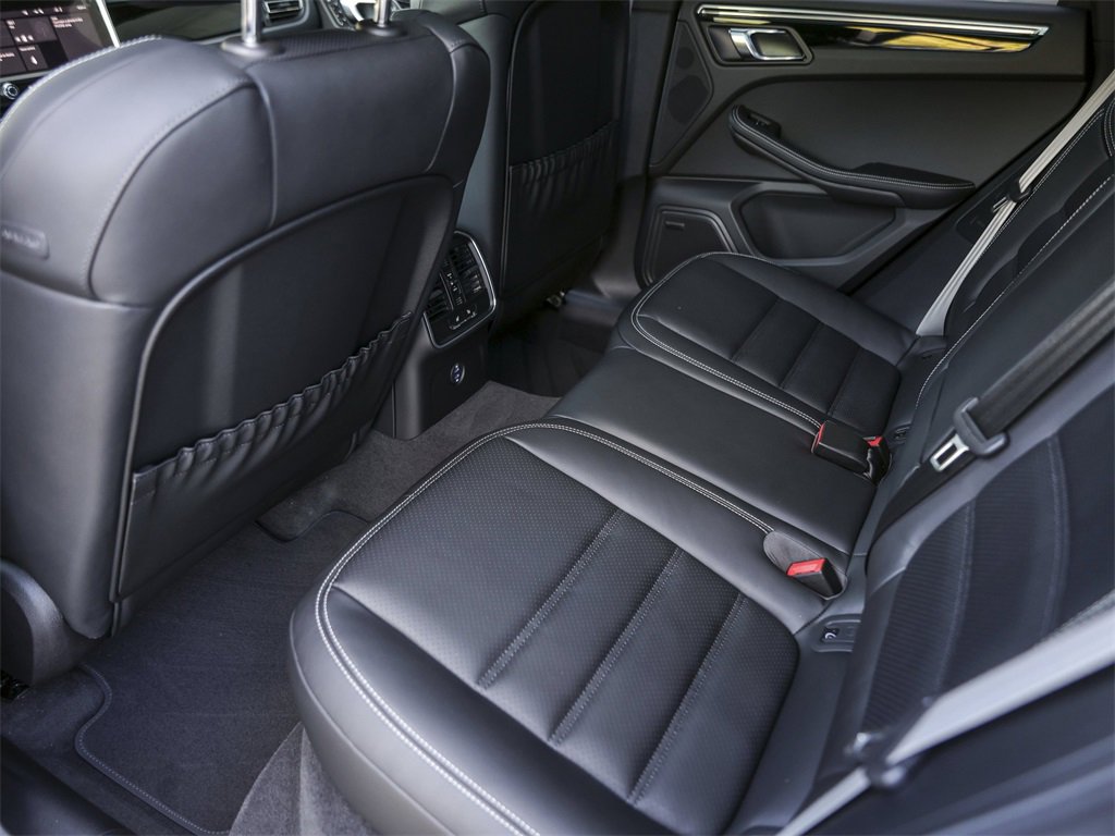 New 2026 Porsche Macan Turbo image 35