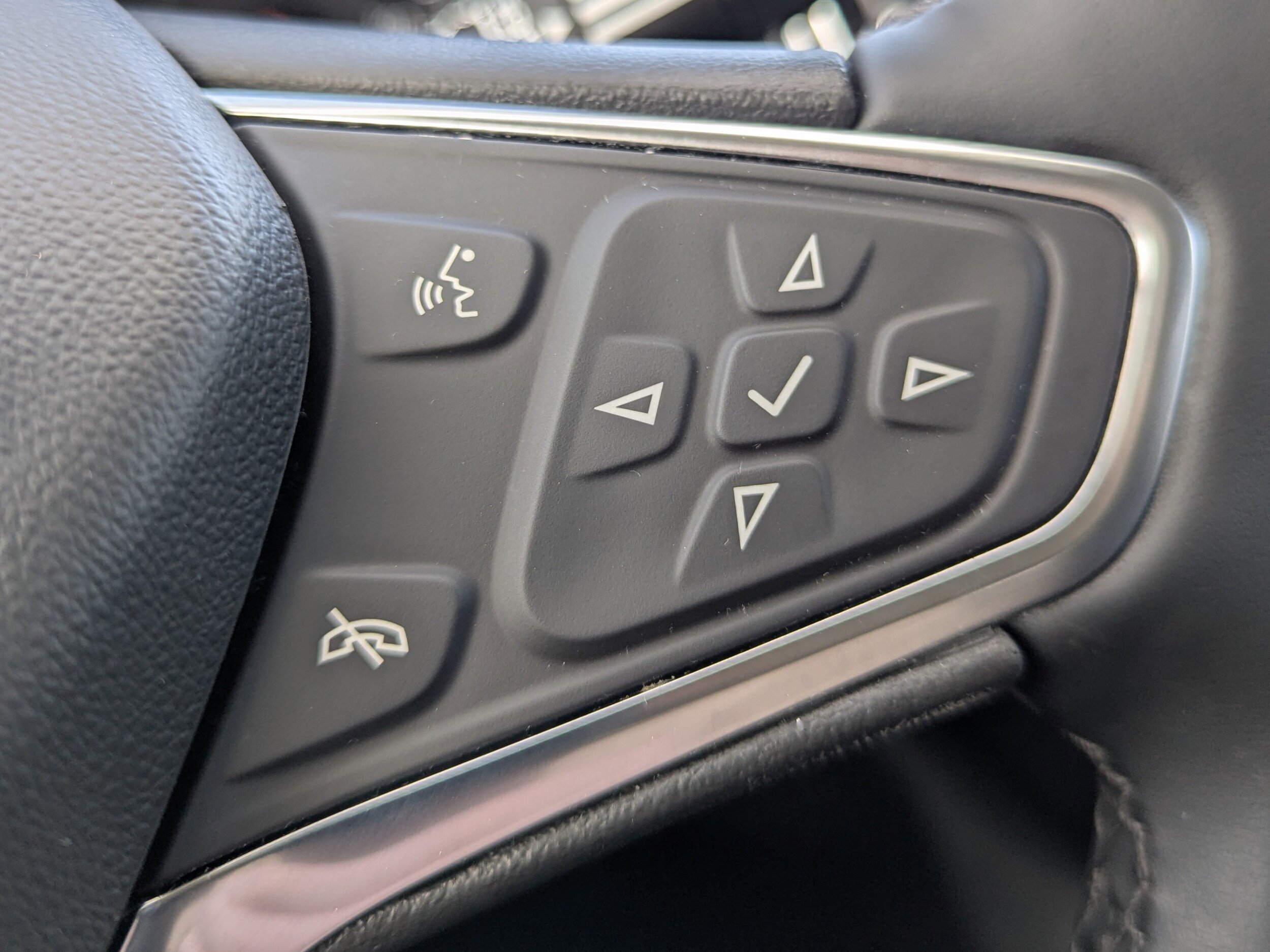 Used 2024 Chevrolet Equinox LT AWD/4WD image 16