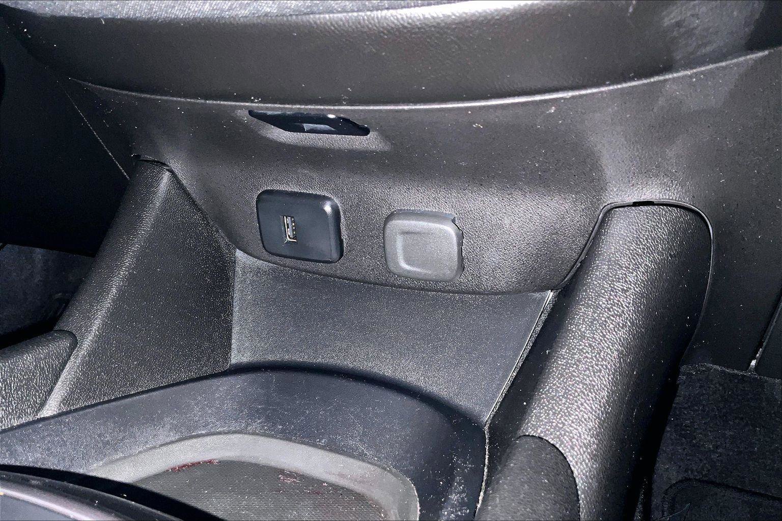 Used 2018 Chevrolet Malibu LS image 32