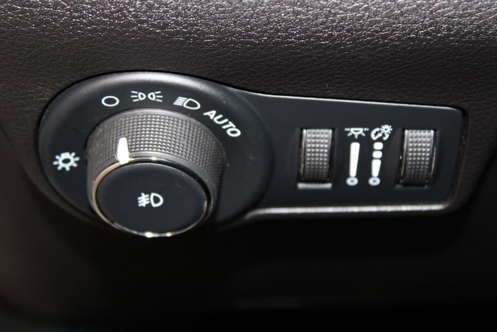 Used 2025 Jeep Compass Trailhawk image 31