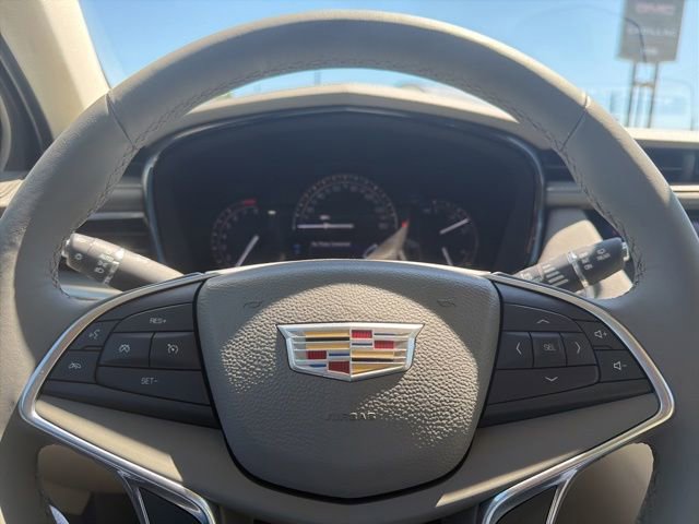 Used 2017 Cadillac XT5 Luxury w/ Driver Awareness Package FWD image 16