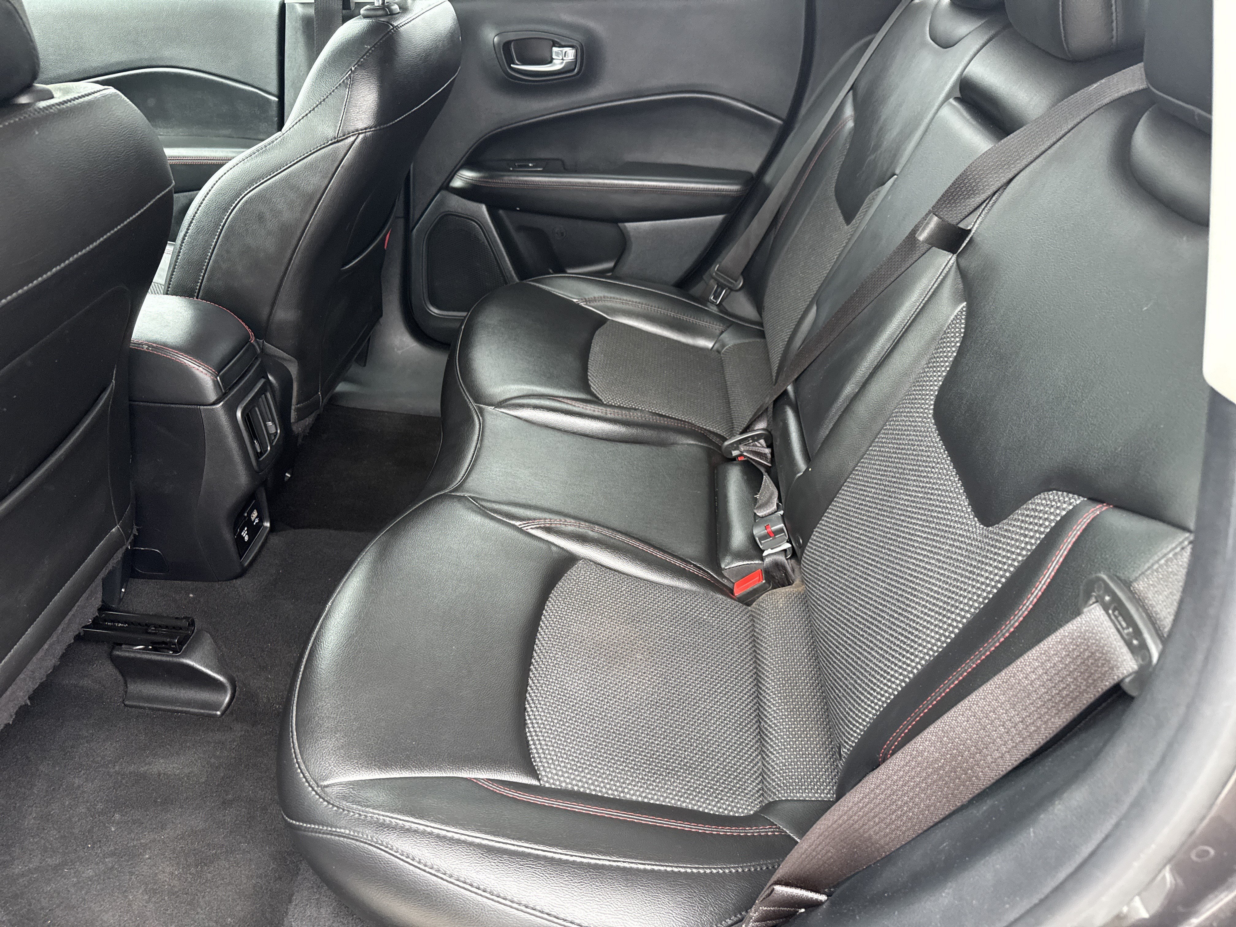 Used 2021 Jeep Compass Trailhawk AWD/4WD image 11