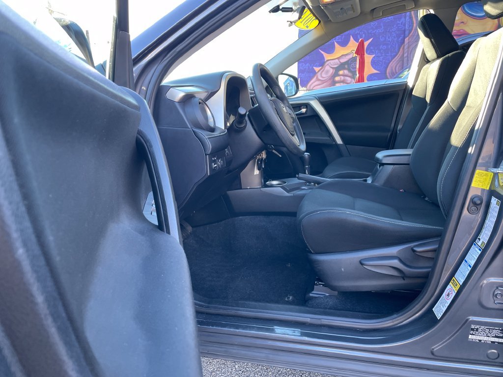 Used 2014 Toyota RAV4 XLE AWD/4WD image 14