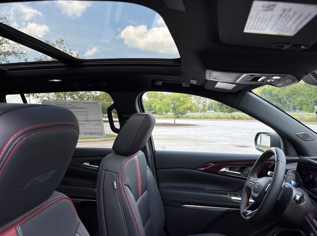 Used 2027 Chevrolet Traverse RS FWD image 6