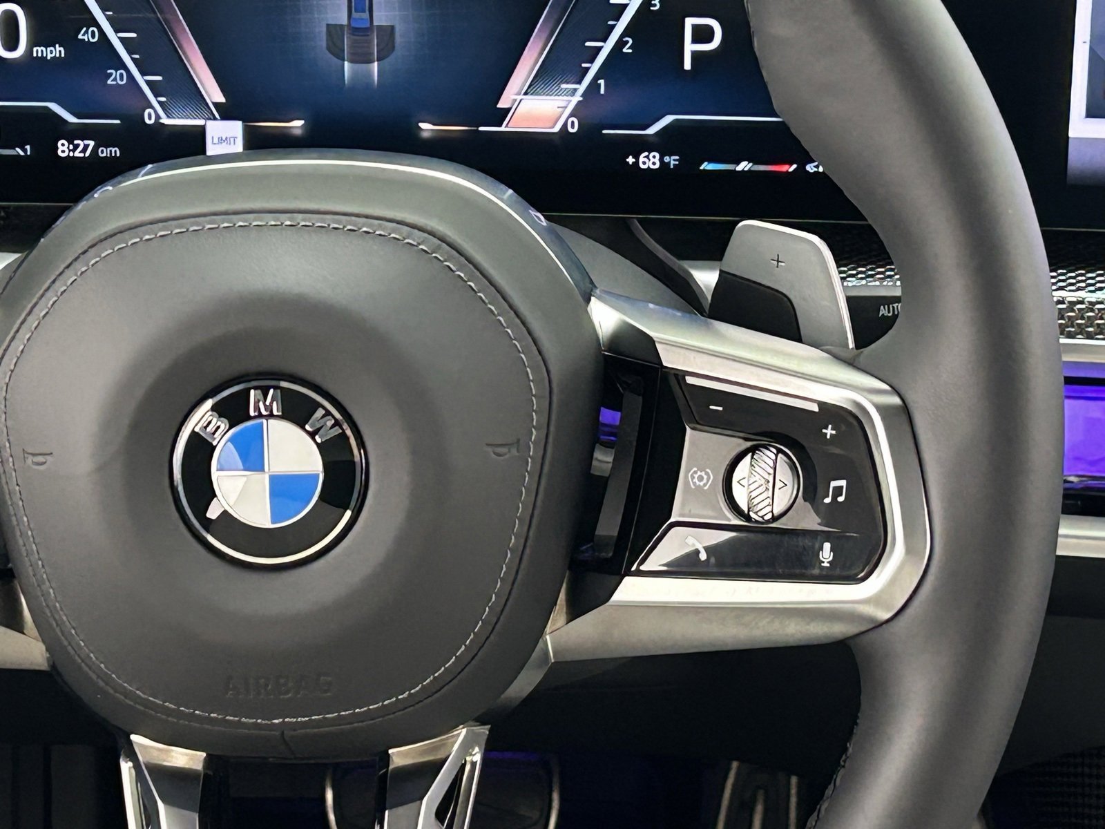 Used 2025 BMW 760i xDrive w/ Premium Package image 13