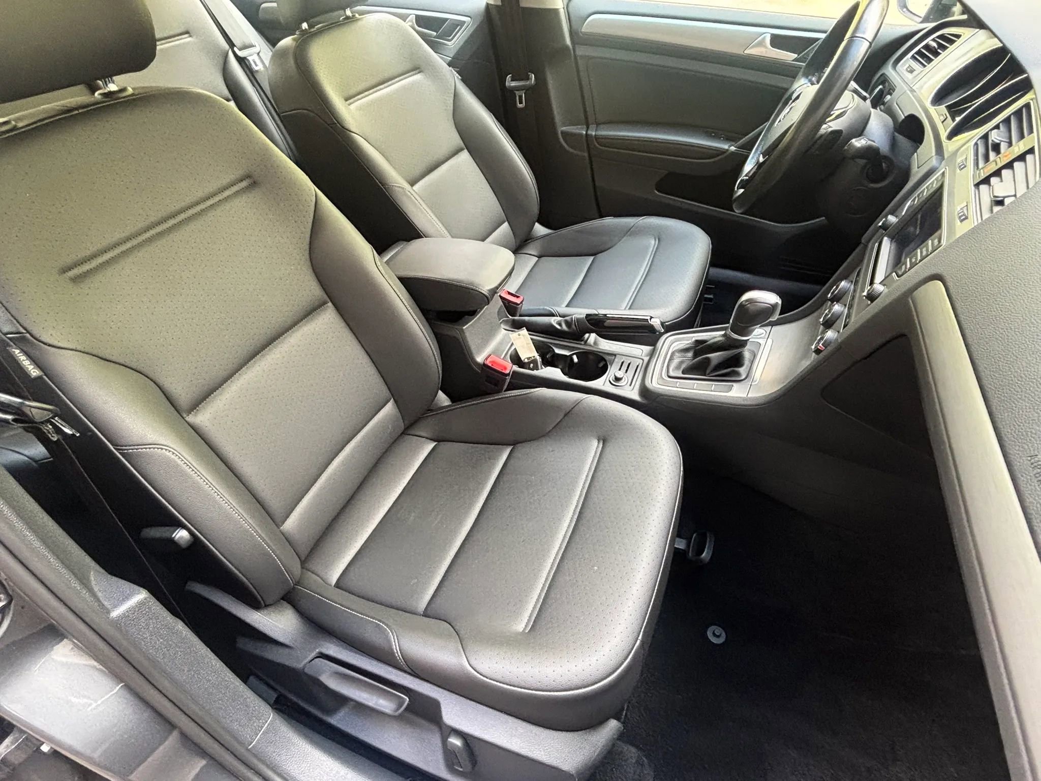 Used 2017 Volkswagen Golf S FWD image 23