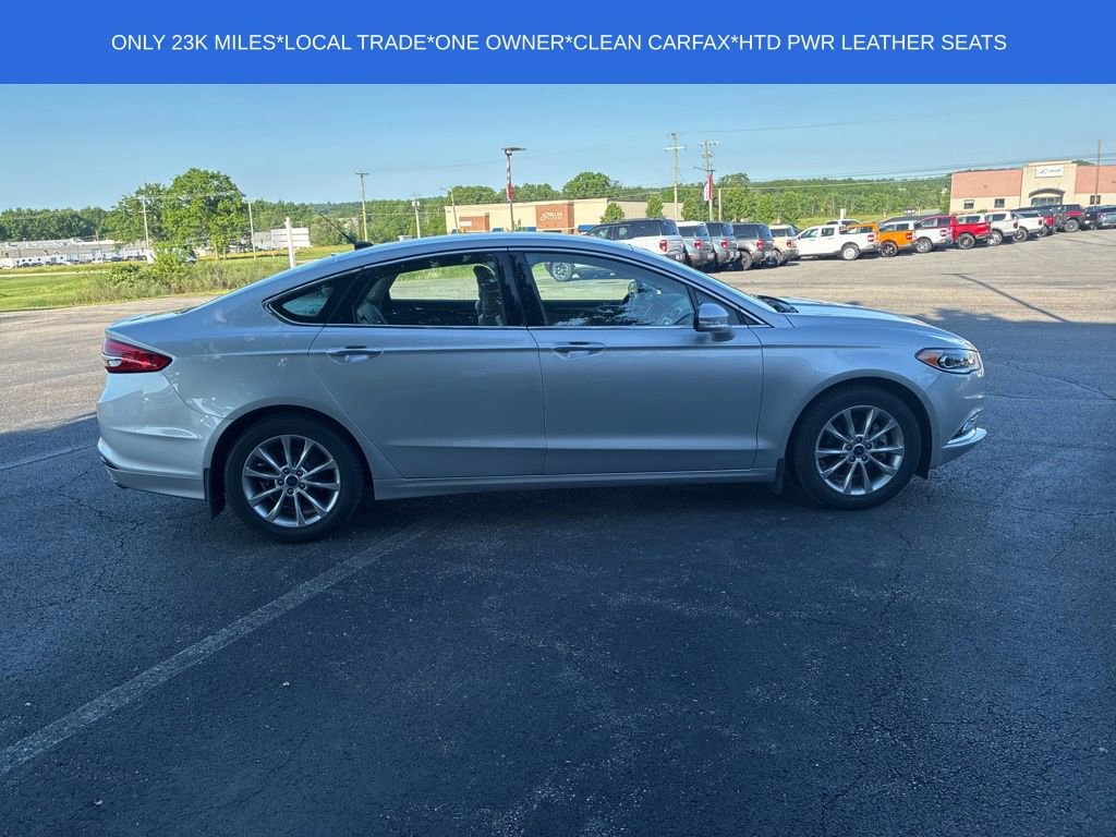 Used 2017 Ford Fusion SE FWD image 7