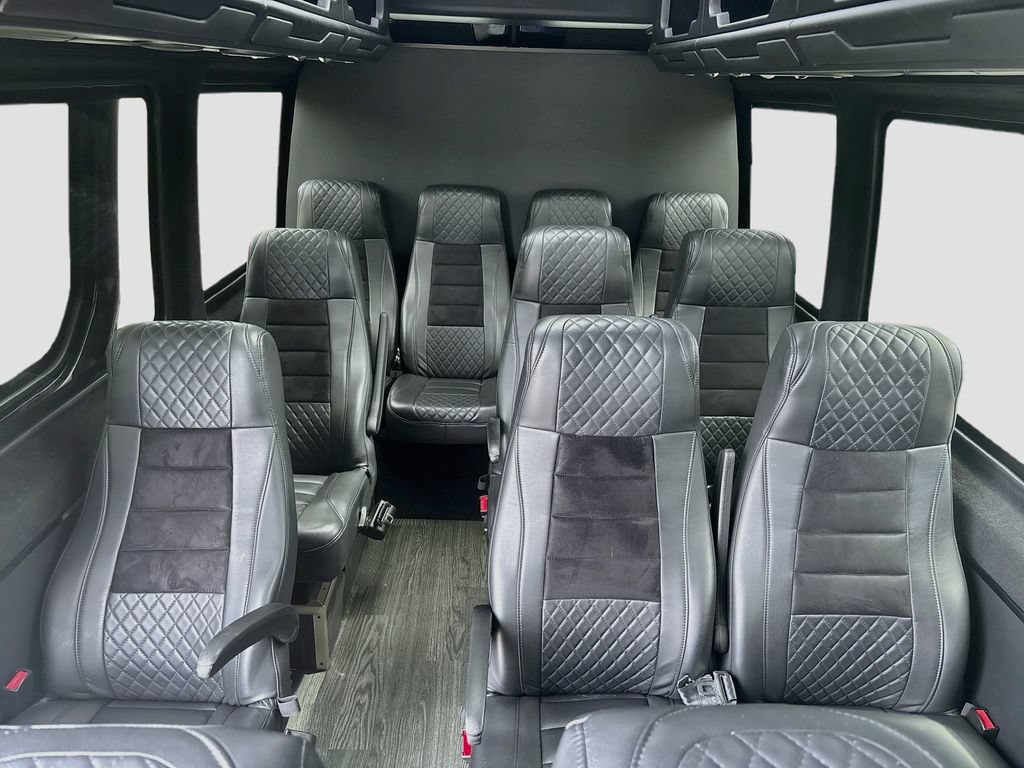 Used 2023 Mercedes-Benz Sprinter 3500 image 17