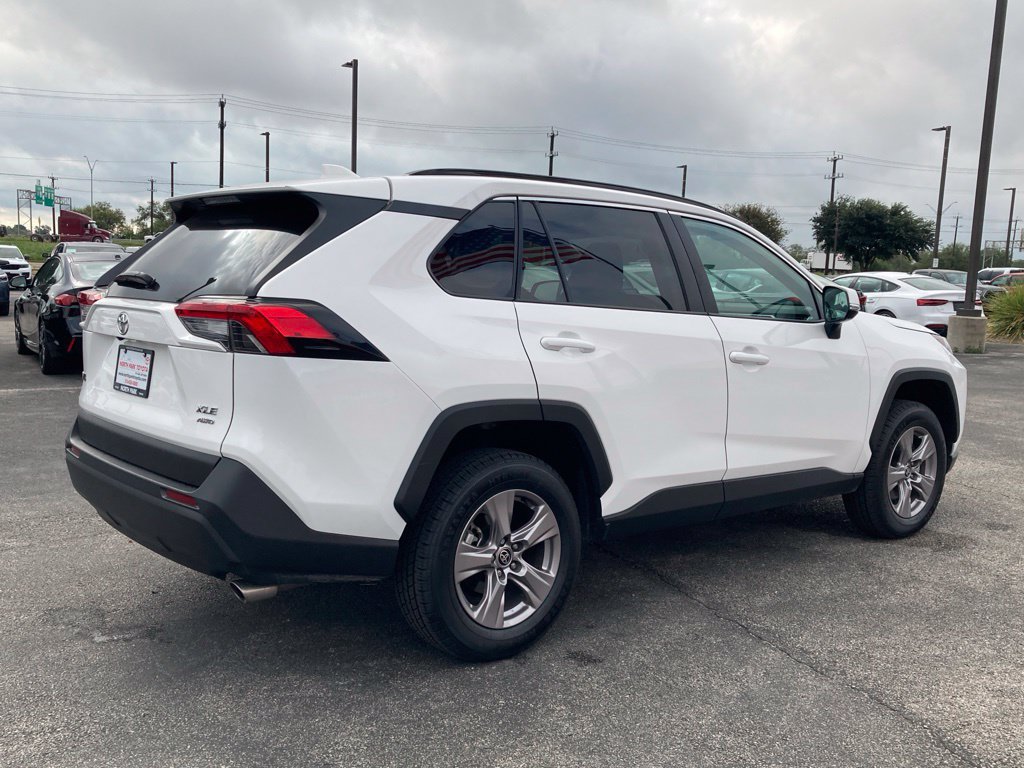 Certified 2025 Toyota RAV4 XLE AWD/4WD image 5