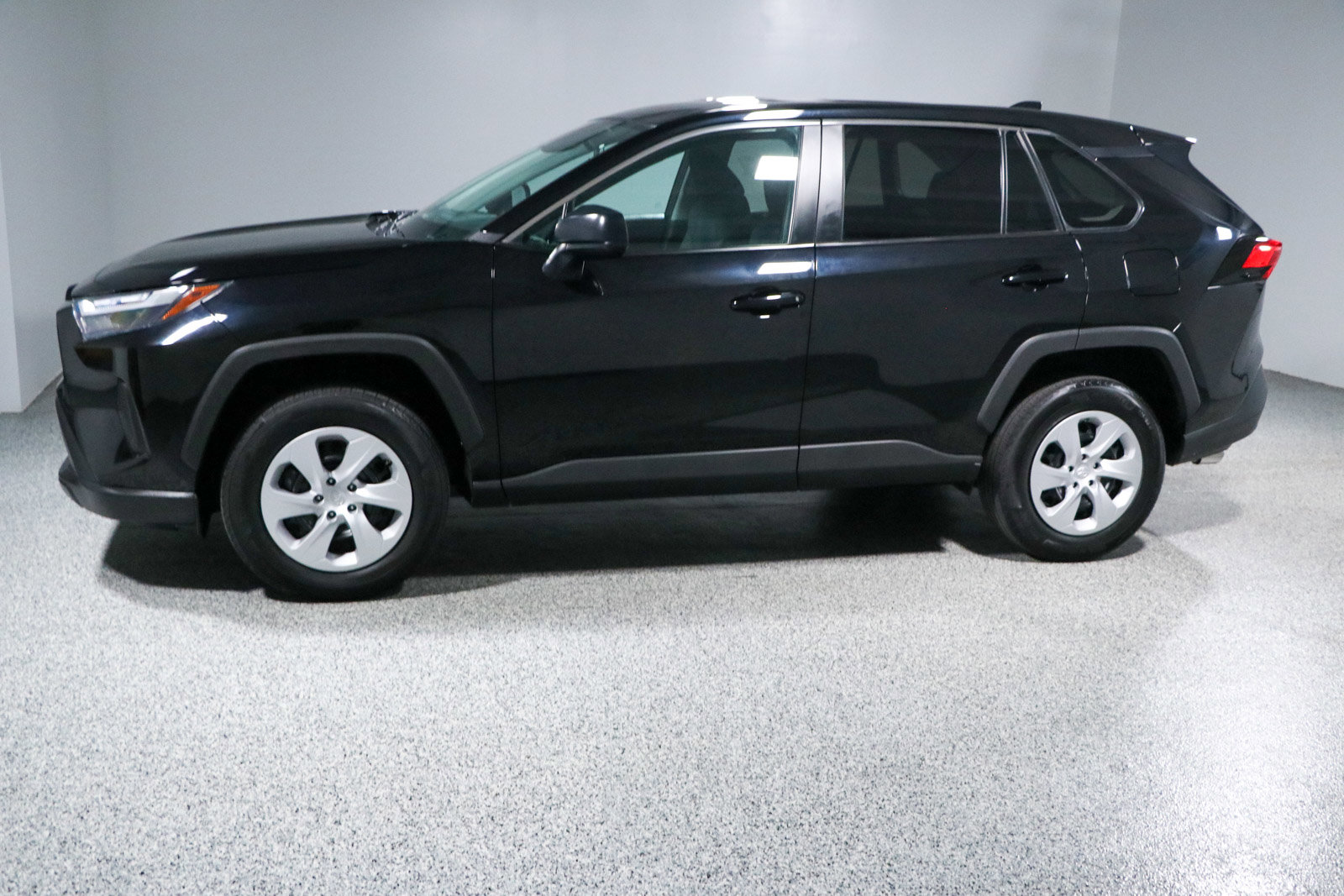 Used 2024 Toyota RAV4 LE image 10