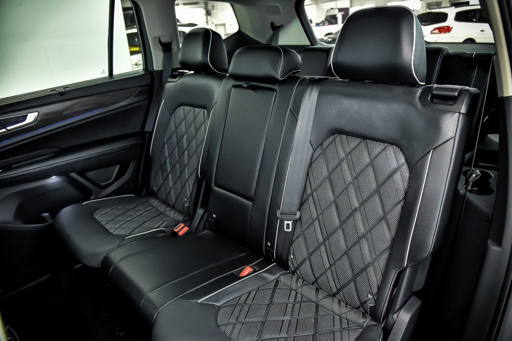 Certified 2025 Volkswagen Atlas SEL Premium R-Line image 17