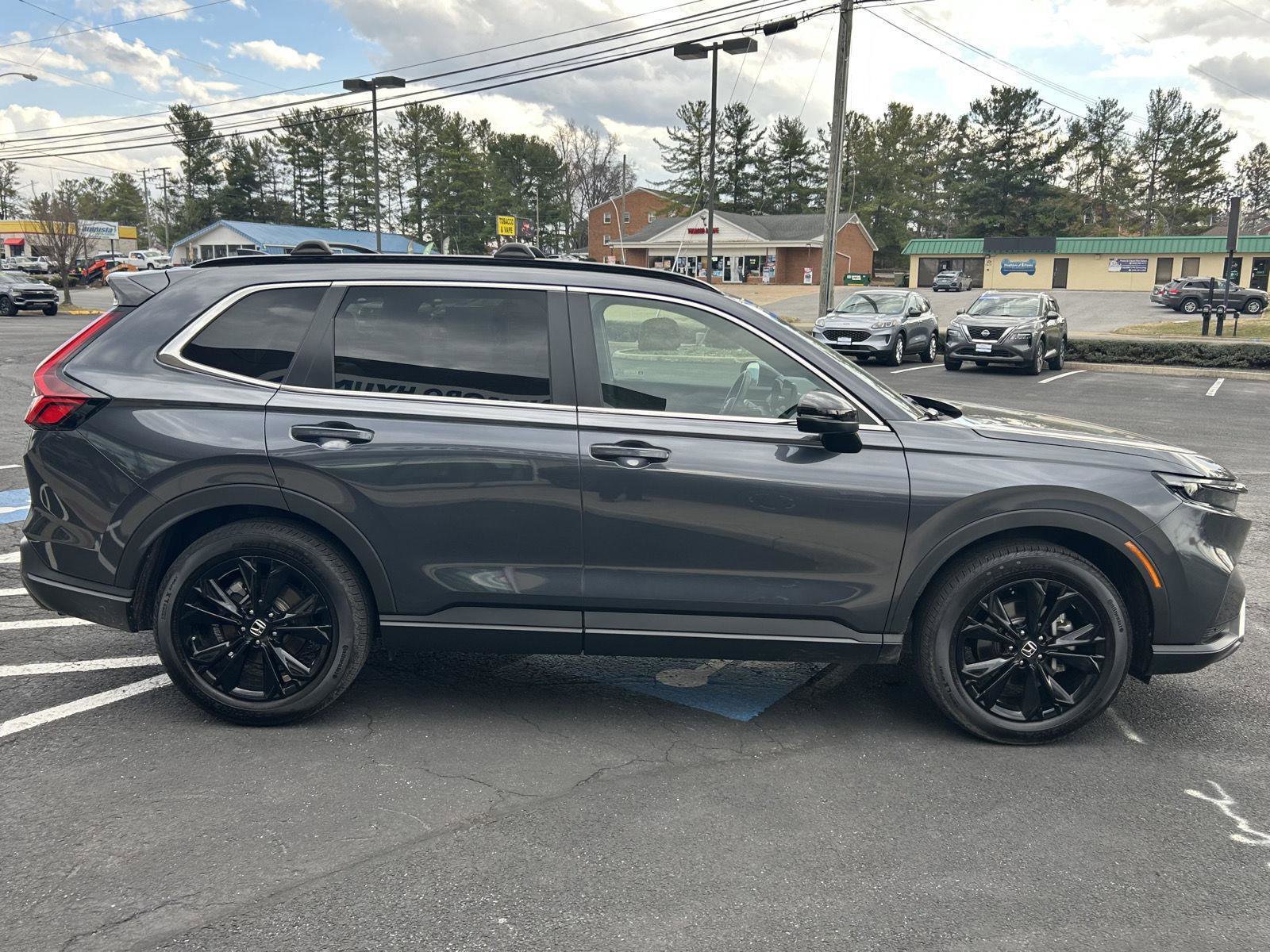 Used 2024 Honda CR-V Sport Touring image 8