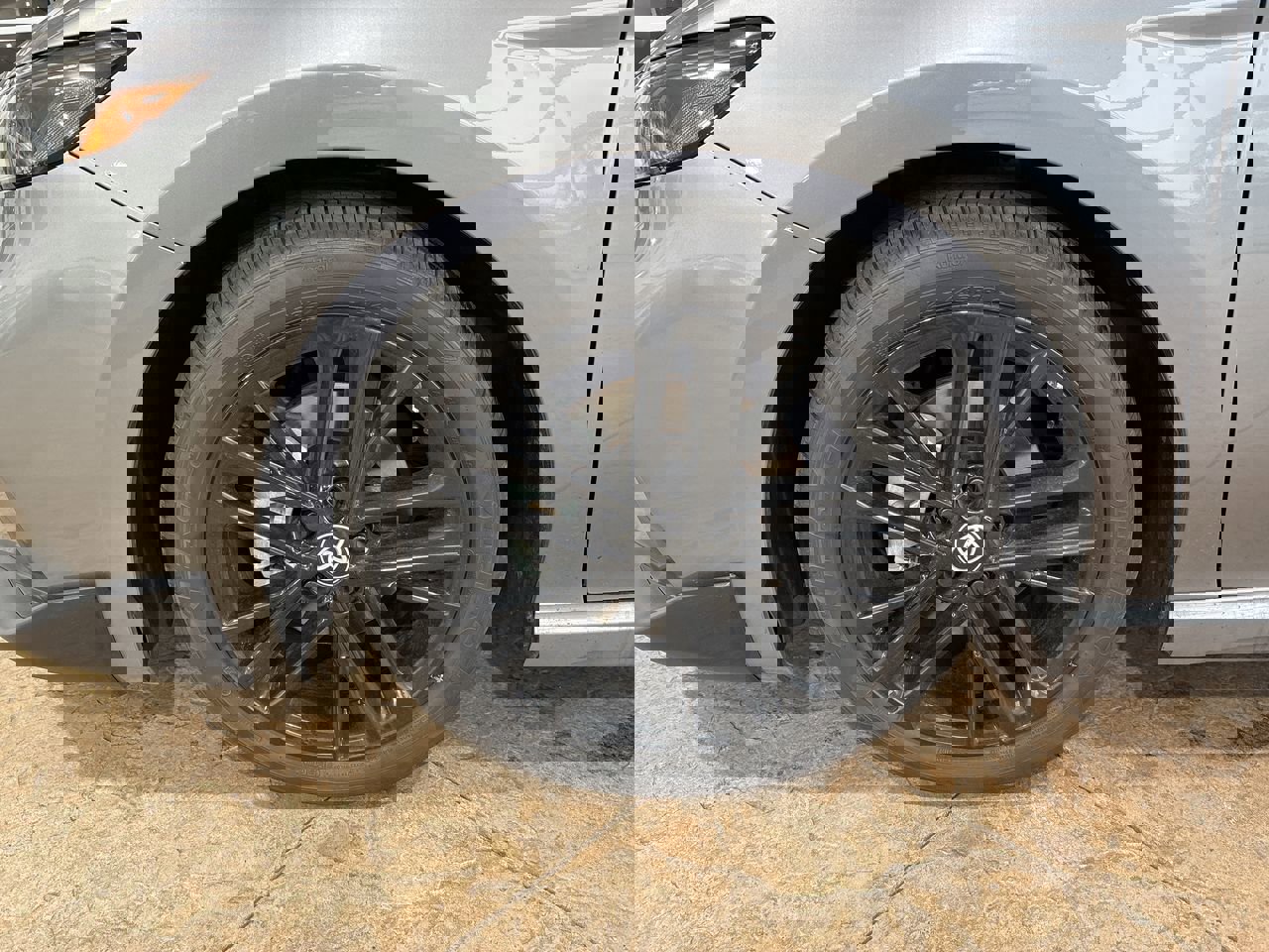 Certified 2025 Toyota Camry SE image 10