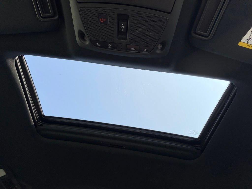 Used 2020 Nissan Armada Platinum RWD image 4