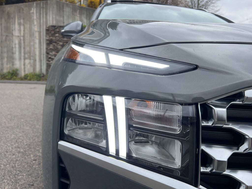 Used 2023 Hyundai Santa Fe SEL w/ Premium Package AWD/4WD image 9