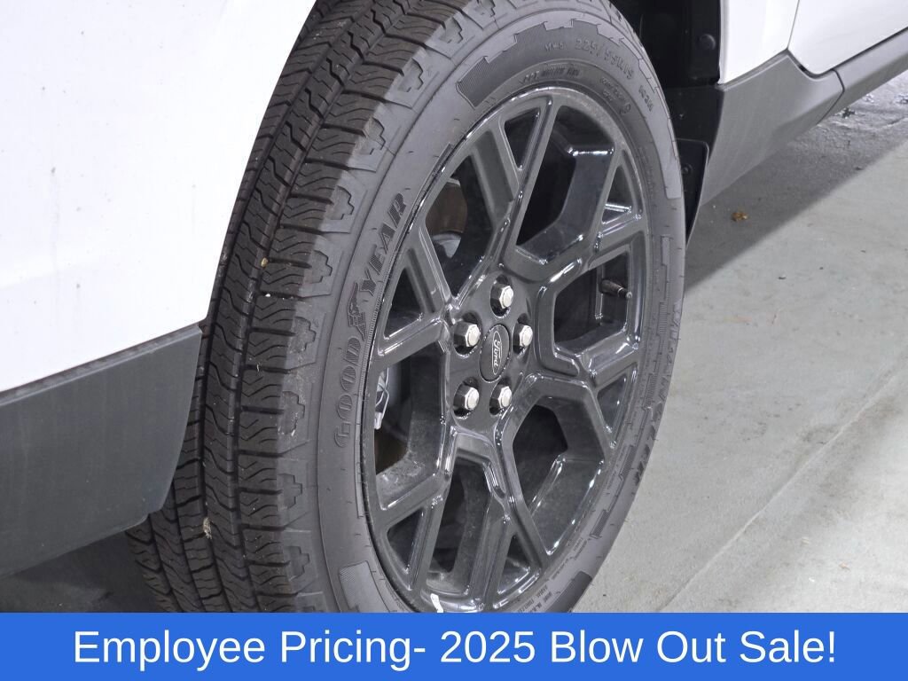 New 2025 Ford Maverick XLT w/ XLT Luxury Package AWD/4WD image 15